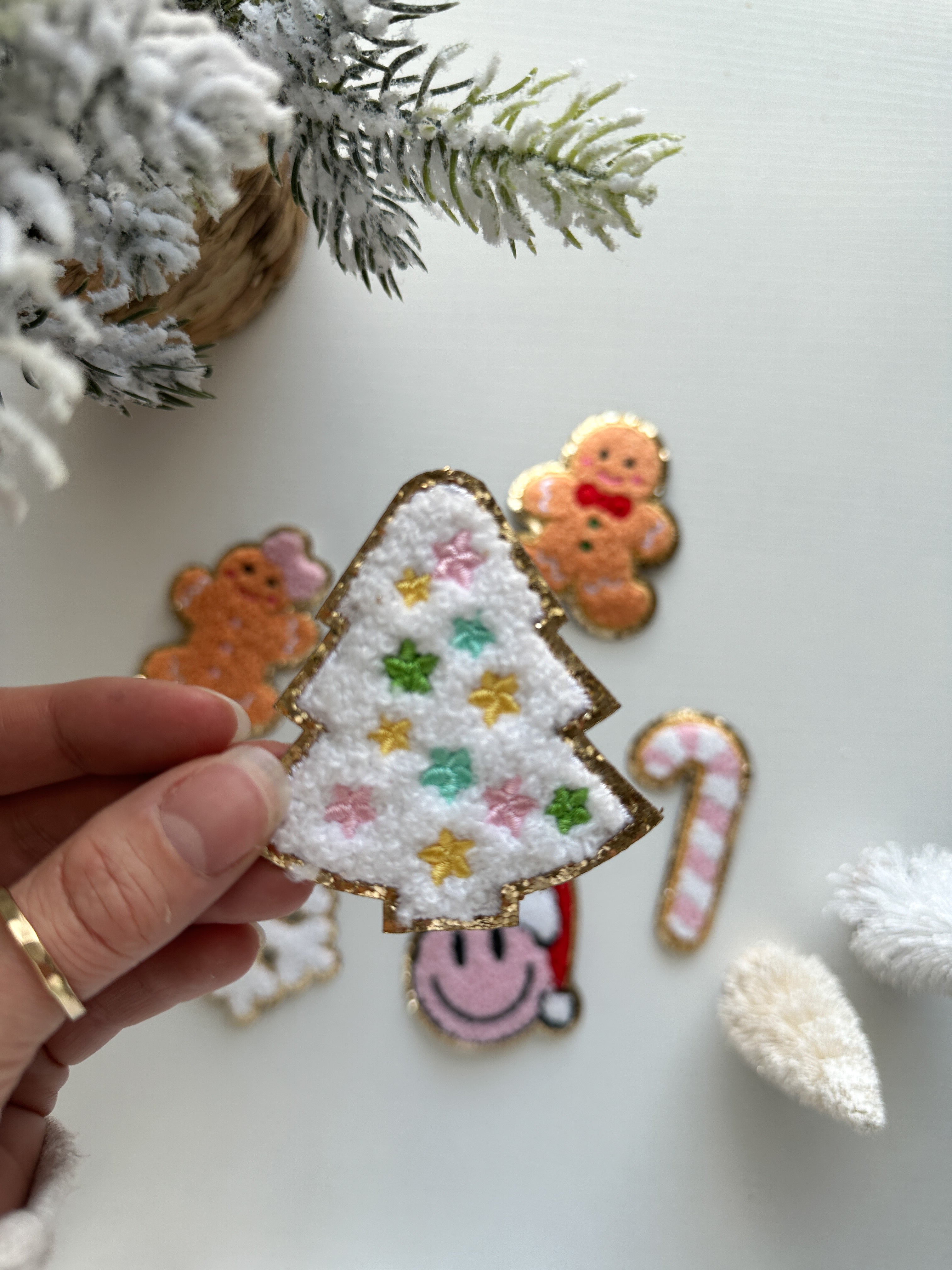 2pcs Christmas Chenille Patch, Garland Patches, Santa Claus Patch,  Gingerbread Man Patch, Self Adhesive Patches 